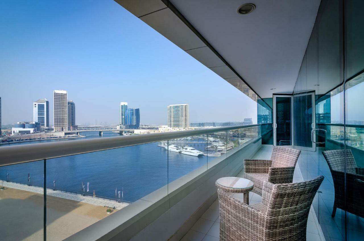 Waterfront Downtown- Damac Maison Canal View Dubai Buitenkant foto